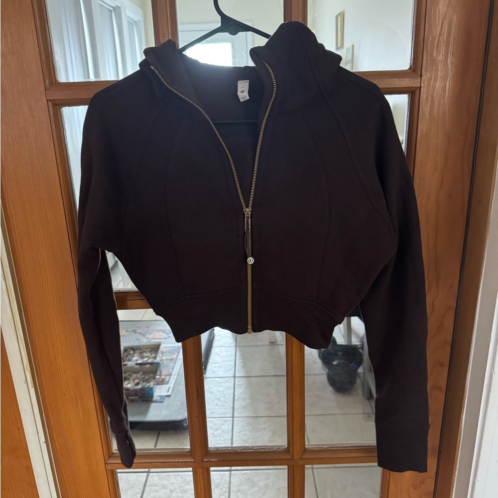 Lululemon Scuba Full Zip Hoodie Cropped.